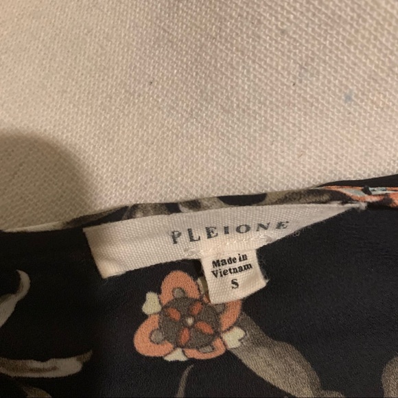 Pleione black floral long sleeve blouse size small - Picture 7 of 7